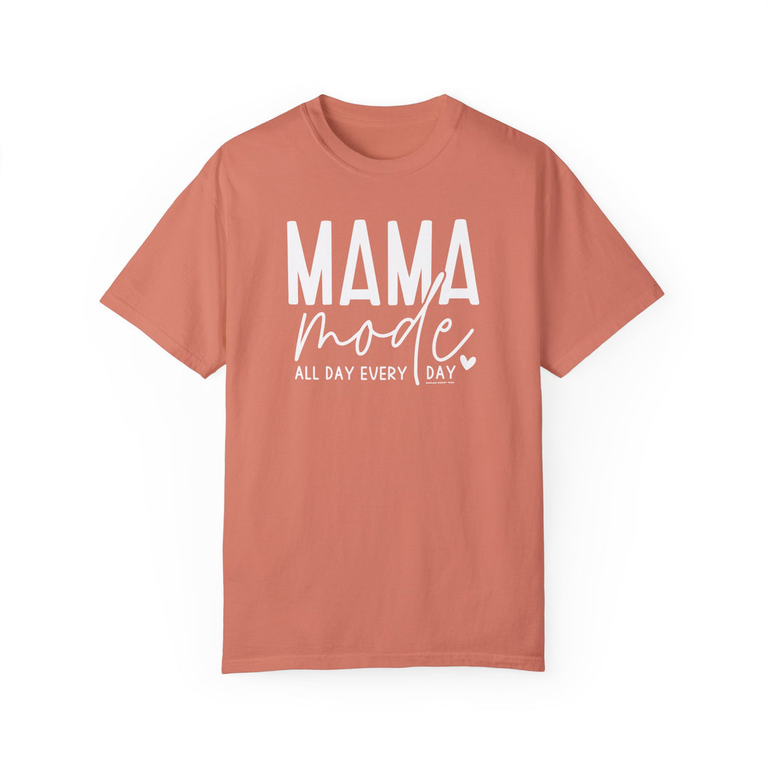 A relaxed fit Mama Mode Tee in ring-spun cotton, garment-dyed for coziness. Double-needle stitching ensures durability, while seamless sides maintain shape. Ideal for daily wear.