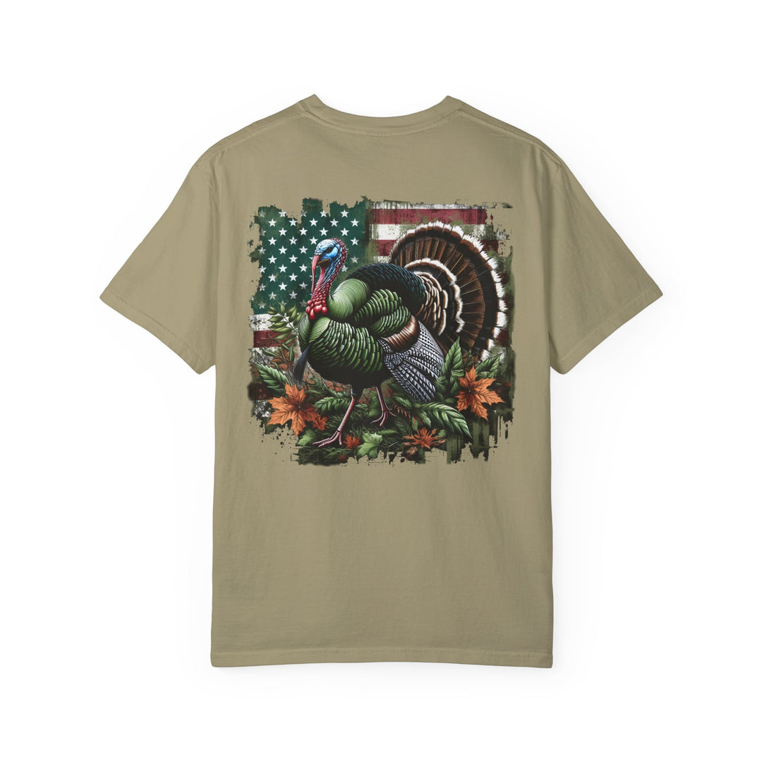 A ring-spun cotton Turkey Hunting Tee in medium weight, garment-dyed for coziness. Relaxed fit with double-needle stitching for durability and seamless design. Ideal for daily wear.
