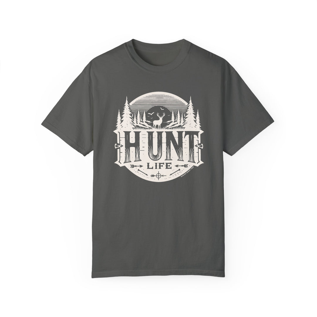 A relaxed-fit Hunt Life Tee, crafted from 100% ring-spun cotton. Garment-dyed for coziness, featuring double-needle stitching for durability and a seamless design for a tubular shape.