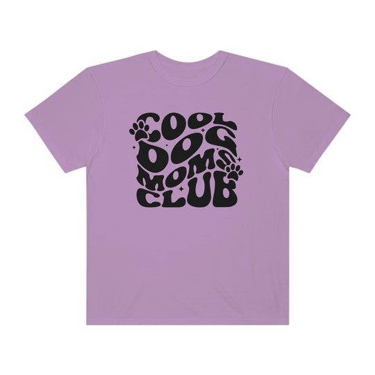 Cool Dog Mom's Club Tee: Purple shirt with black text, ring-spun cotton, garment-dyed for coziness. Relaxed fit, double-needle stitching for durability, no side-seams for shape retention.
