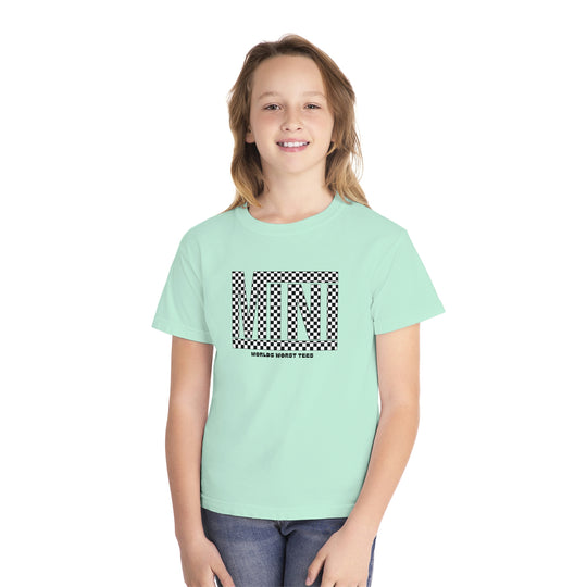 A kid's Vans Mini Tee, crafted from 100% combed ringspun cotton, offers comfort and agility for active days. Soft-washed, garment-dyed fabric in a classic fit, ideal for study or play.